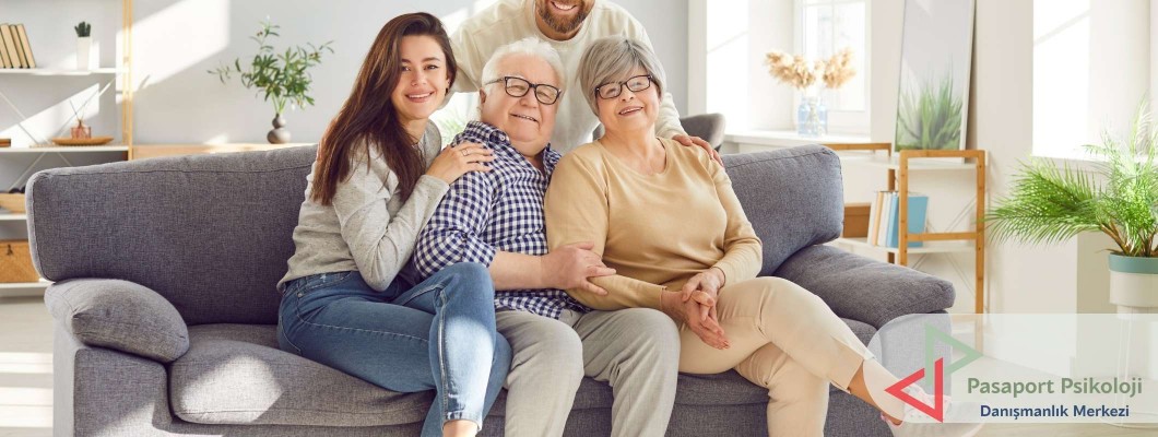 Anne Babama İlişkimdeki Sorunları Anlatmalı Mıyım? Açılmak mı İyi Gelir, Susmak mı Korur?
